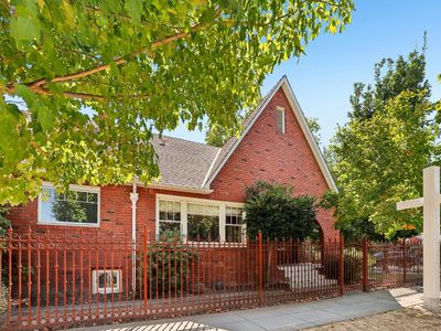 2200 2nd Ave, Sacramento, CA, 95818