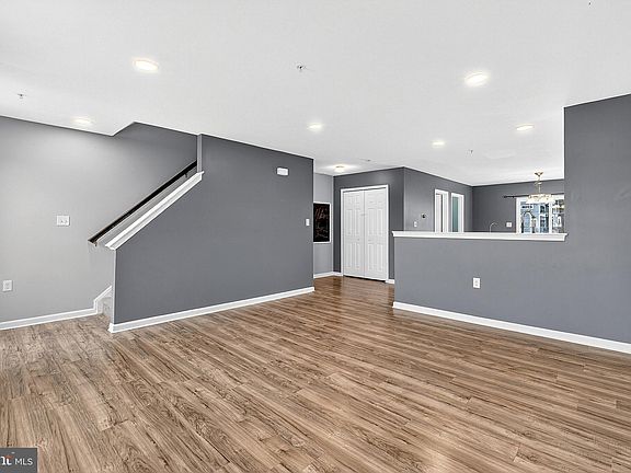 5th image of 108 N Harner Blvd