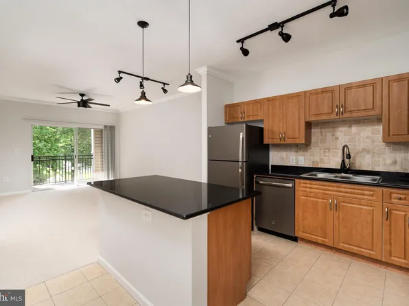 12945 Centre Park Cir APT 203, Herndon, VA 20171