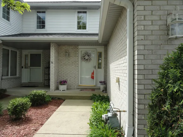 8925 Mallard Rd, Tinley Park, IL 60487