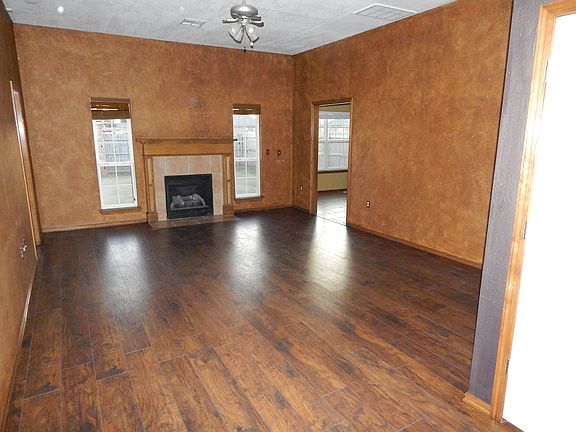 3rd image of 328 Madison Place Dr