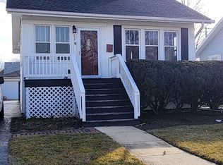 657 S Swain Ave, Elmhurst, IL 60126