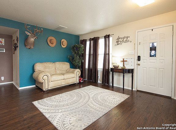 4th image of 1296 Copper View Dr
