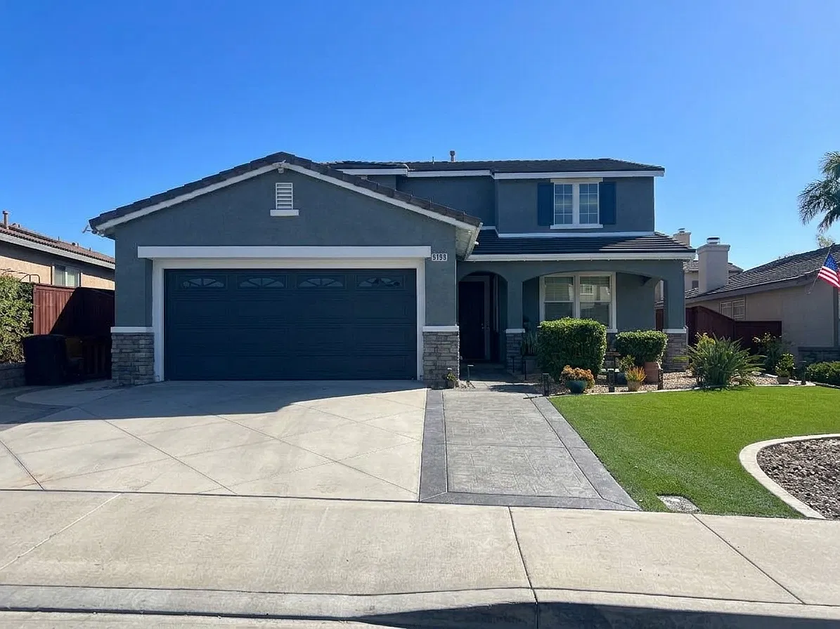 4 bed, 2349 sqft, $5,500 — Photo 1