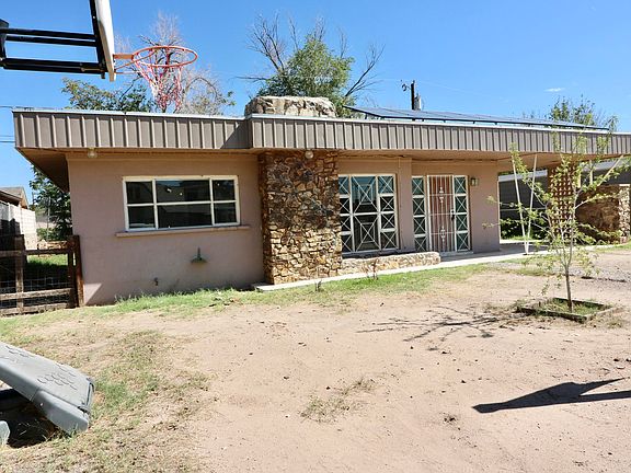2nd image of 406 Lesa Ln