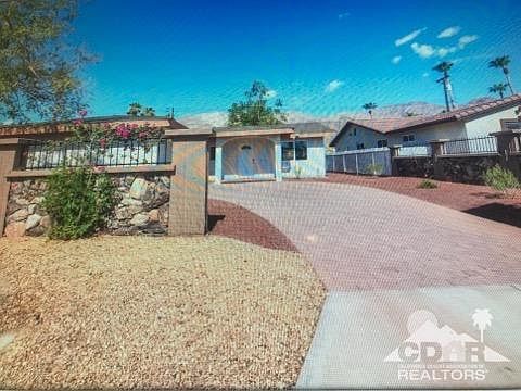 1st image of 52553 Avenida Mendoza