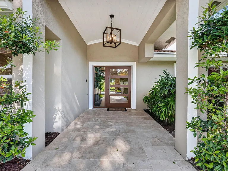 937 SW 34th Ct — Photo 5