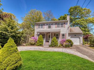 171 Old Neck Rd, Center Moriches, NY 11934