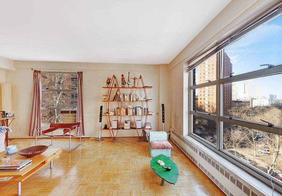 1st image of 80 La Salle St APT 7B