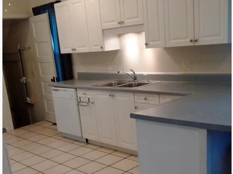 106 Vine St — Photo 10