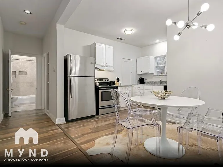 6024 Richmond Ave — Photo 2