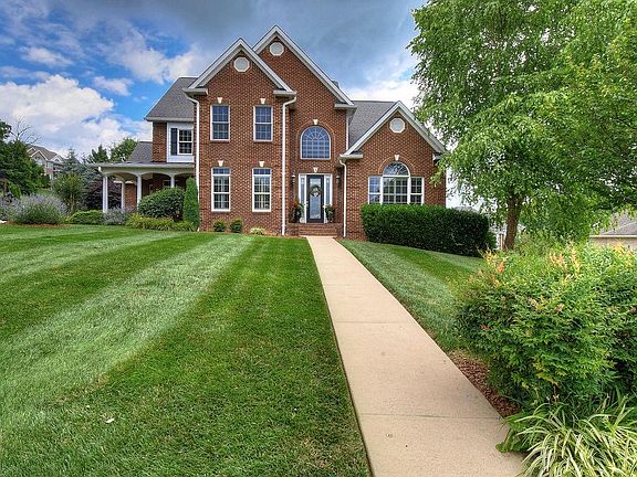 2nd image of 3 Periwinkle Ct