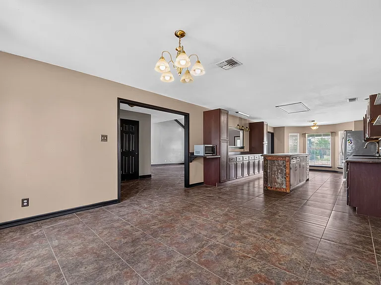 135 County Road 4519 — Photo 10