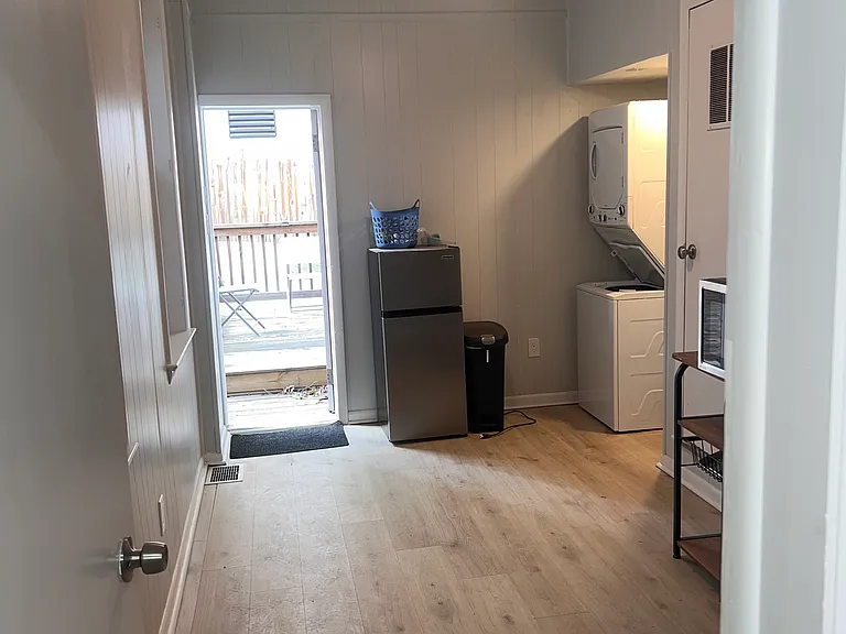 1217 N King St — Photo 21