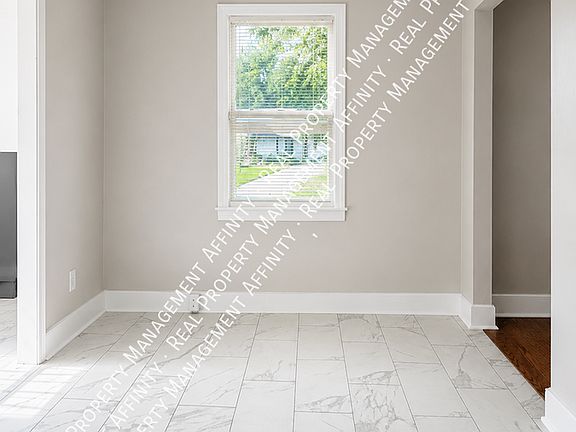 3rd image of 3684 Marion Ave