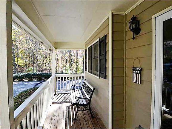 5th image of 36 Avery Dr