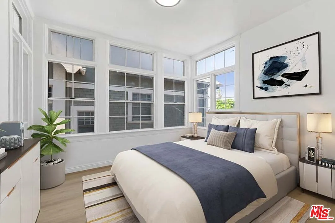 2 bed, 1.0 bath, 878 sqft, $2,450 — Photo 4