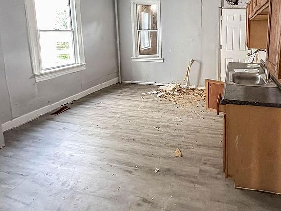 4th image of 4816 Palmer Ave