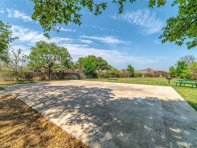 2100 Littleton Dr — Photo 36