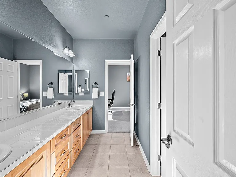 6258 Oxford Peak Ct — Photo 31