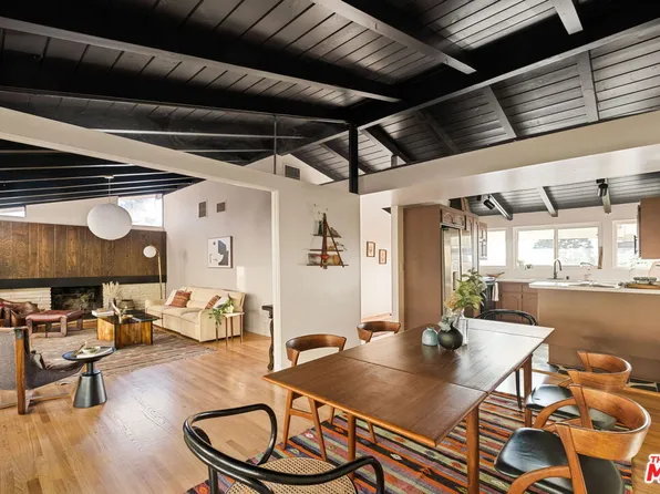 10354 Fernglen Ave, Tujunga, CA 91042