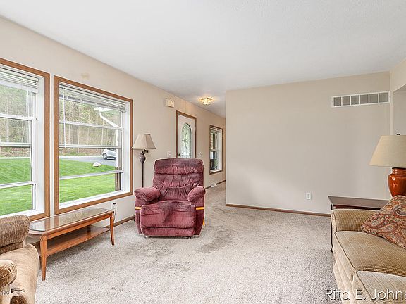 4th image of 4495 Coit Ave NE
