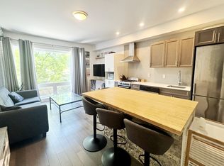 22 Perkins St #204, Ottawa, ON K1R7G5
