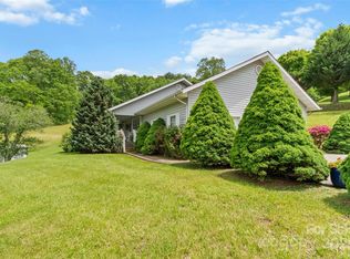 17 Gun Flint Dr, Burnsville, NC 28714