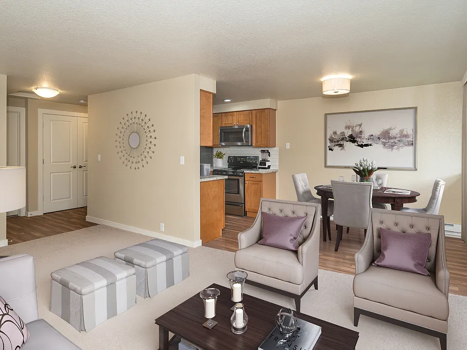 Del Mar Village Apartments