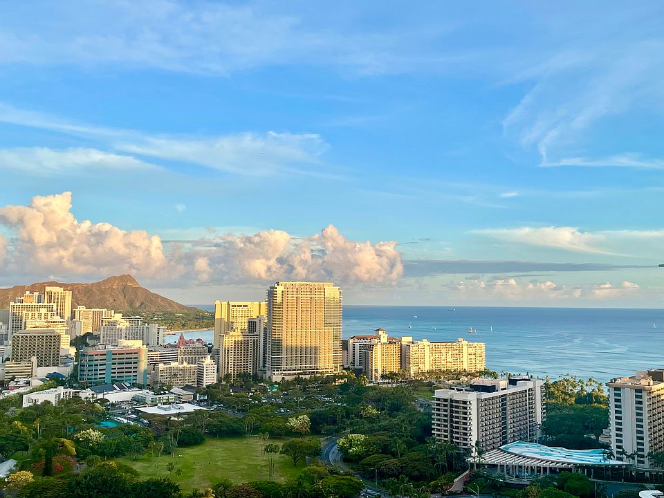 1st image of 1910 Ala Moana Blvd APT 36B
