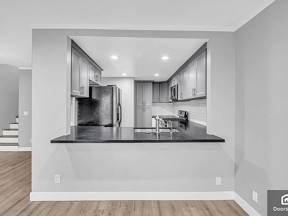 4th image of 2225 Artesia Blvd