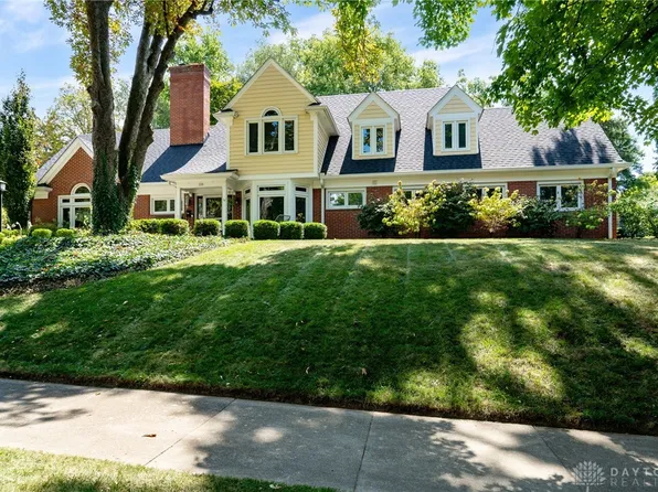 326 Ridgewood Ave, Oakwood, OH 45409