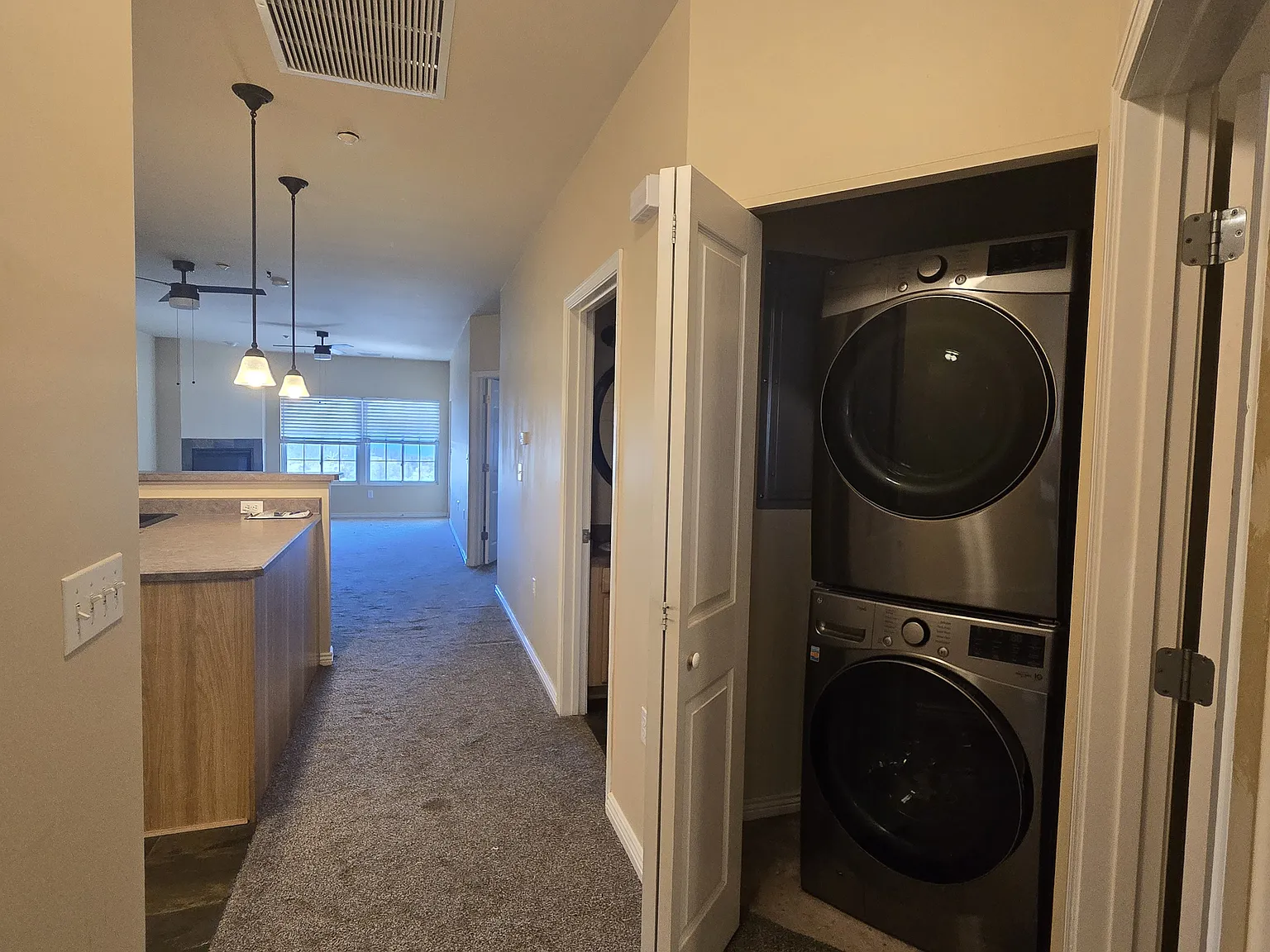 2 bed, 1160 sqft, $2,550 — Photo 4