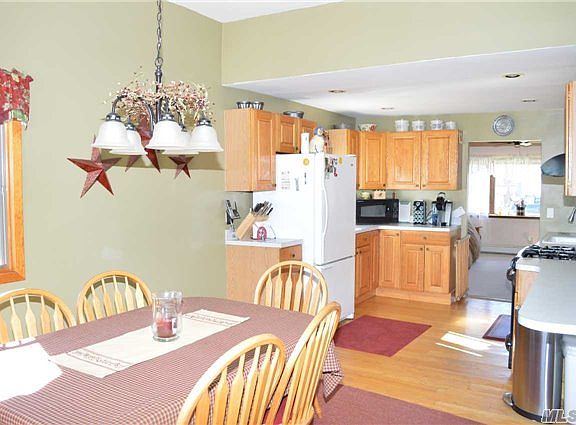 5th image of 51 John Dr