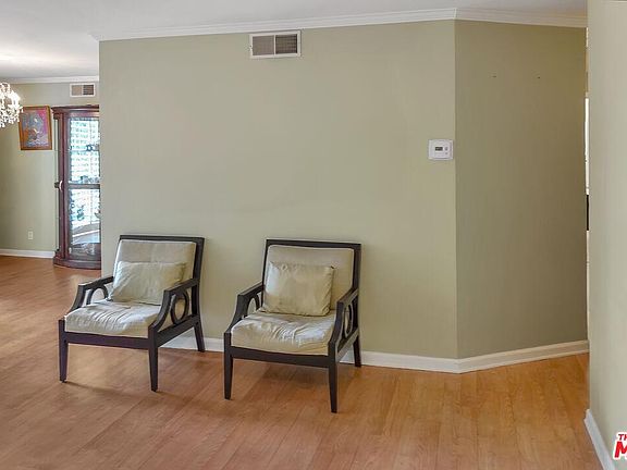 3rd image of 10747 Wilshire Blvd APT 501