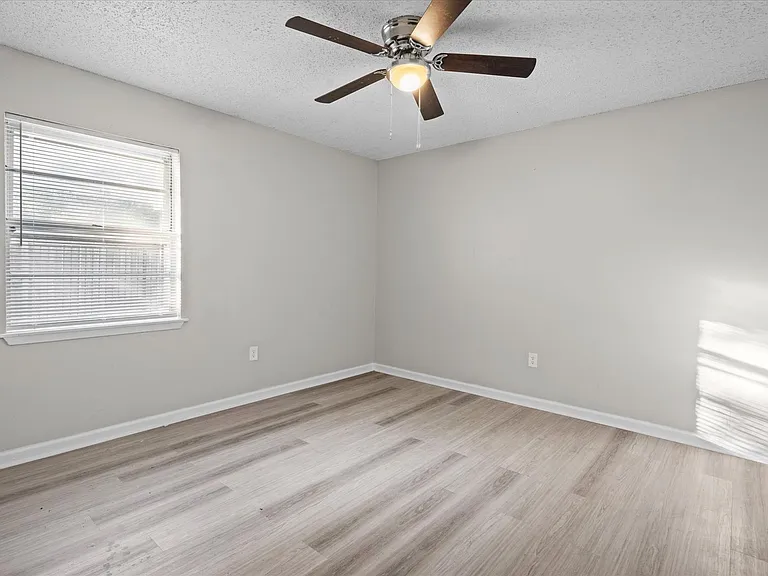 Main Street Villas — Photo 18