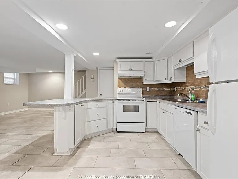 282 Rossini Blvd #LOWER — Photo 11