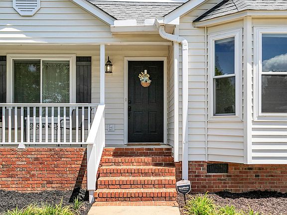 2nd image of 413 Fairdale Dr