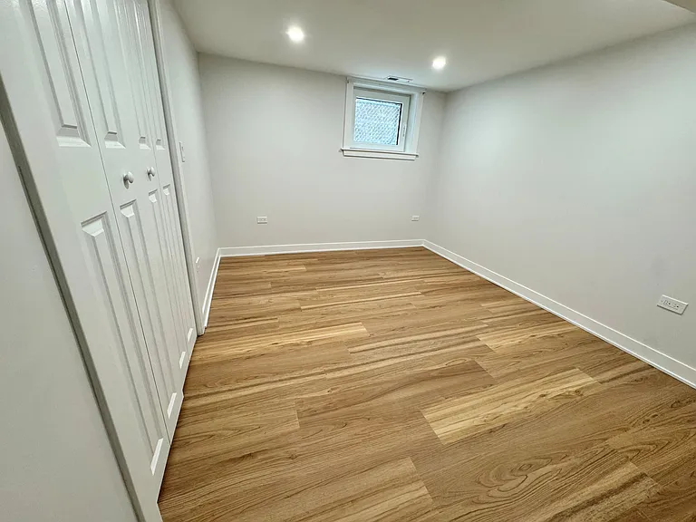 4816 W Henderson St #G — Photo 16