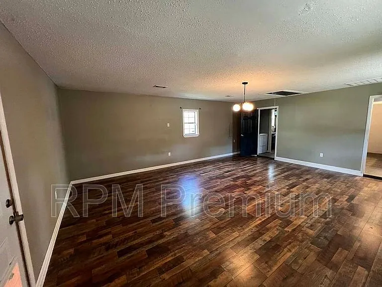 8725 Fairoaks St — Photo 10