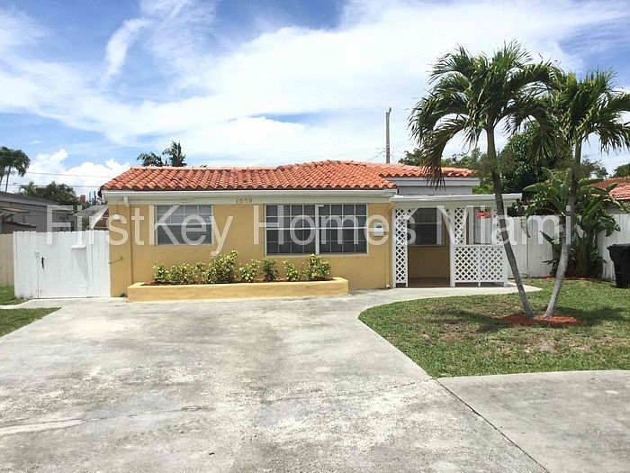 1st image of 1379 NE 178th St