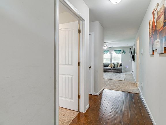 4th image of 570 Kimpton Dr