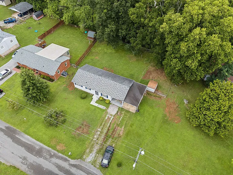 900 Velma Ln — Photo 26