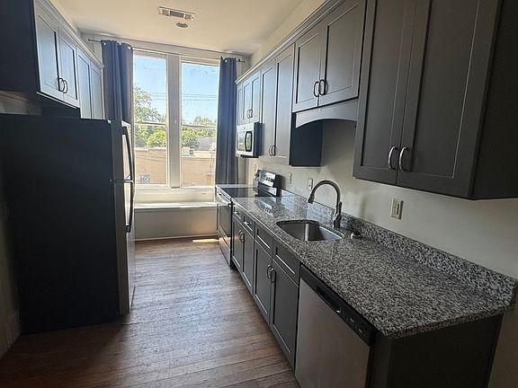 5th image of 1015 Queen City Ave