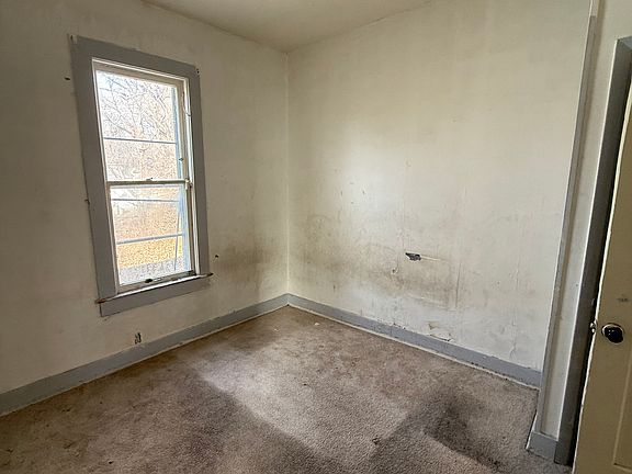 2nd image of 968 W View St