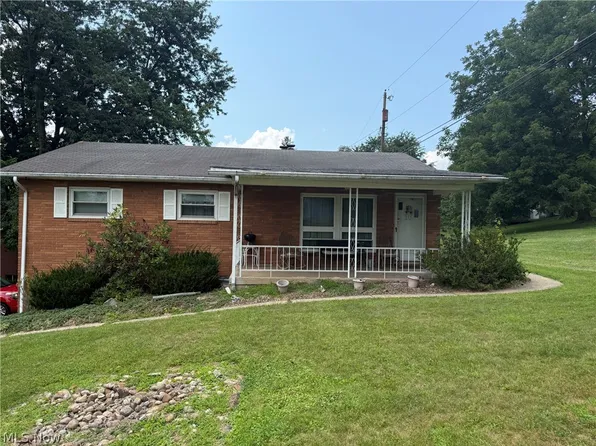 203 Meadowbrook Dr, Steubenville, OH 43953