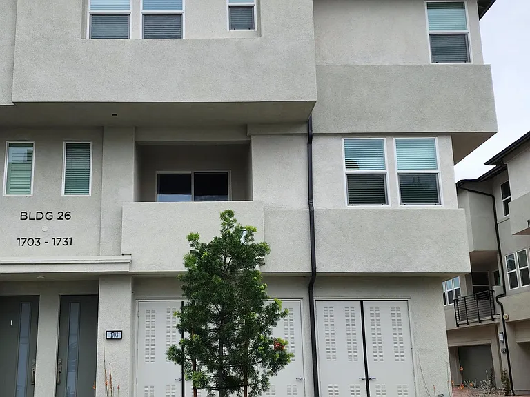 1703 W Bushell St — Photo 2