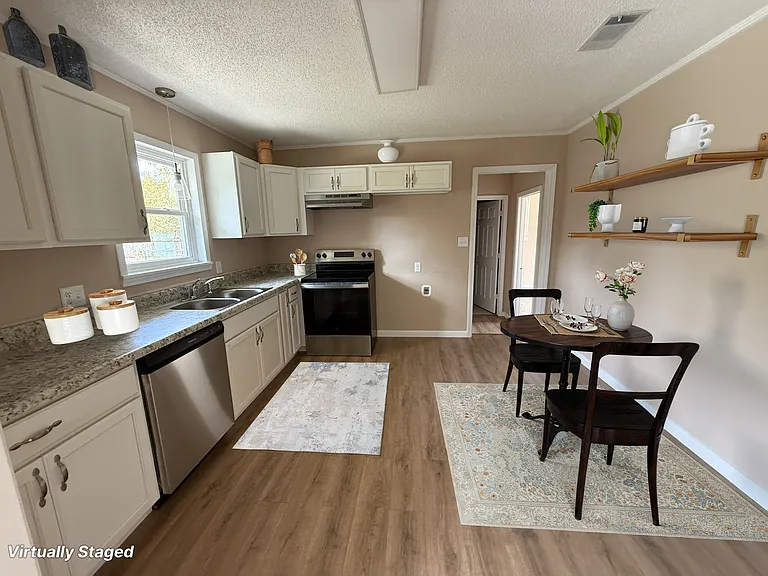 7845 Le Jeune Dr — Photo 7