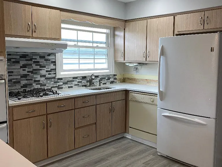104 Lakewood Ter #2 — Photo 3