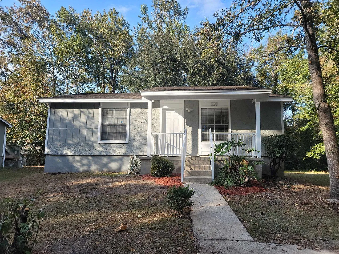Modern & Renovated 2/1 House W/ Big Bedrooms, Large Yard, & Deck! Stainless Steel Appliances & No... — Photo 1